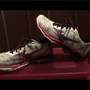 MIZUNO WAVE CREATION SIZE 8